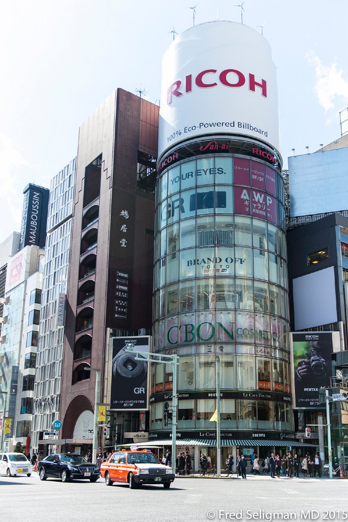 20150311_130624 D4S.jpg - The major Ginza intersection (Chou and Harumi)